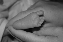 Last inn bildet i Galleri-visningsprogrammet, Nyfødt rillesett (sokker, lue og shorts)