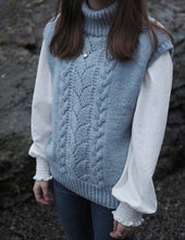 Last inn bildet i Galleri-visningsprogrammet, Evitas flettevest