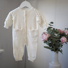 Last inn bildet i Galleri-visningsprogrammet, Perlemors boblesett (dress, jakke, seleshorts, luer og sokker)