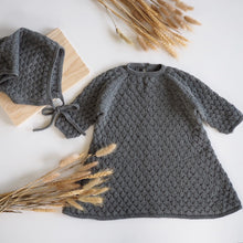 Last inn bildet i Galleri-visningsprogrammet, Perlemors boblekjole med skaut