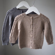 Last inn bildet i Galleri-visningsprogrammet, Eucalyptus sett (heldress, romper, jakke, lue/kyse og sokker)