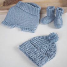 Last inn bildet i Galleri-visningsprogrammet, Nyfødt rillesett (sokker, lue og shorts)