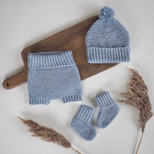 Last inn bildet i Galleri-visningsprogrammet, Nyfødt rillesett (sokker, lue og shorts)