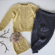 Last inn bildet i Galleri-visningsprogrammet, Prydsett (genser, tights og lue)