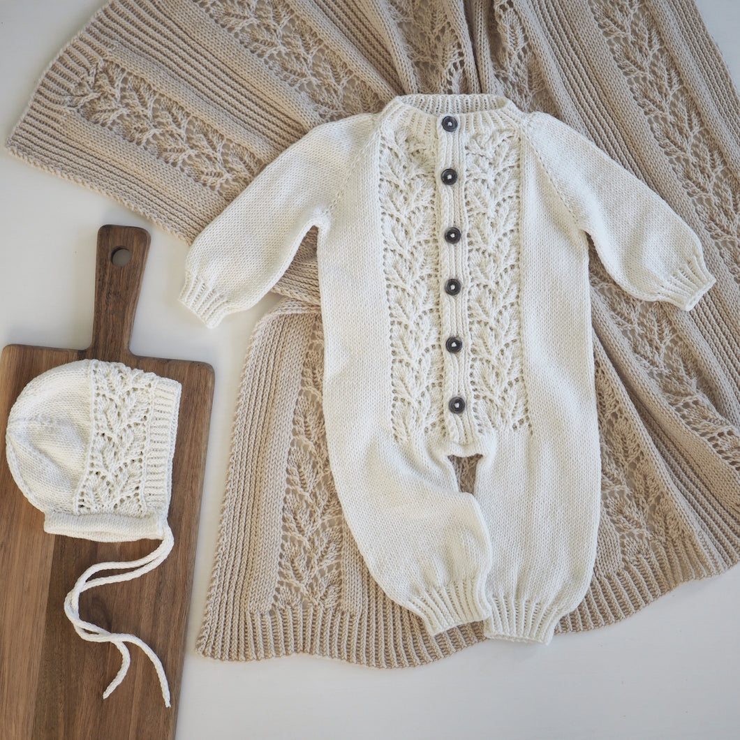 Eucalyptus sett (dress, lue/kyse og teppe)